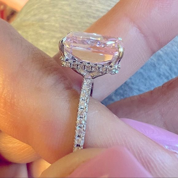 Beautiful pink morganite engagement radiant cut halo ring - Picture 8 of 9